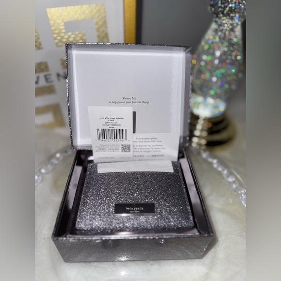 NWT Giftable Kate Spade Glitter Card Holder in Gift Box $99 retail - Picture 8 of 8
